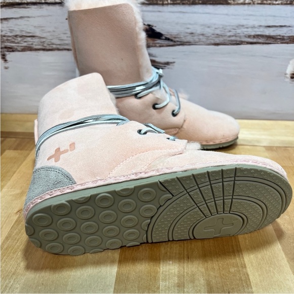 NWT OTZ Troop Weather Shearling Lace Up Boots In Powder Pink $300 MSRP Size 8 - Picture 9 of 12